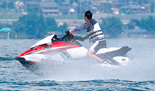 水上バイク　ジェットスキー免許　ボート免許　格安水上バイク免許　格安ジェットスキー免許