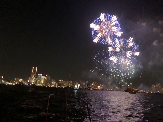 花火　船上観覧　みなとみらい　スマートフェスティバル2019　マリンライセンスロイヤル　船舶免許神奈川