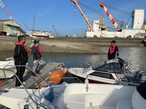 船舶免許を熊本の八代マリーナで取得している様子　