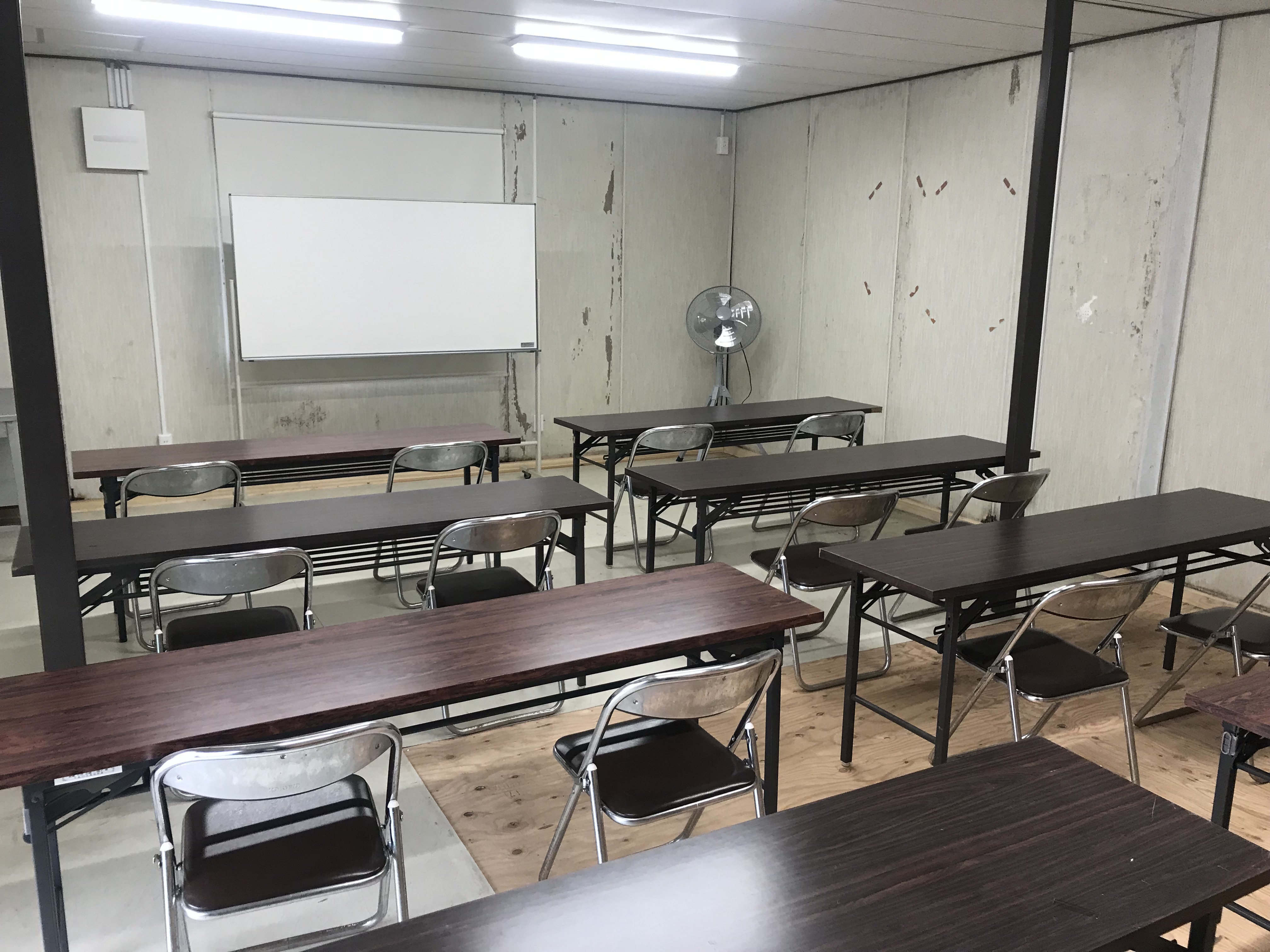 石川県漁業協同組合七尾支所付近の別館内の写真